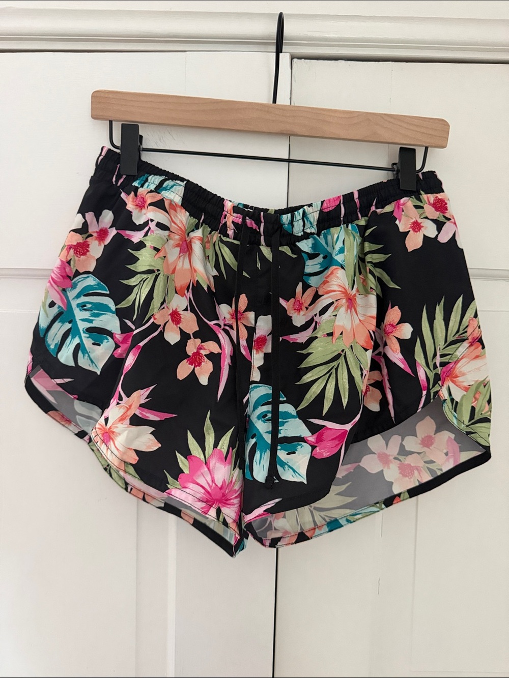 Old Navy Black Tropical Floral Athletic Shorts
